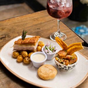 Tocino al cajón y ceviche de chorizo