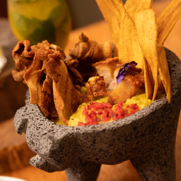 Guacamole en chicharronado